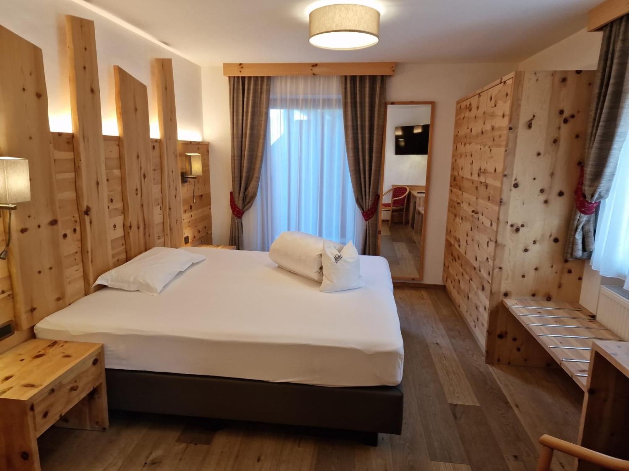 Hotel Muliac Selva di Val Gardena Ngoại thất bức ảnh